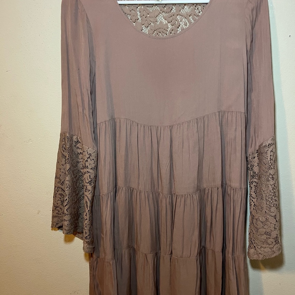 Lace Sleeve Tiered Dress in Mauve